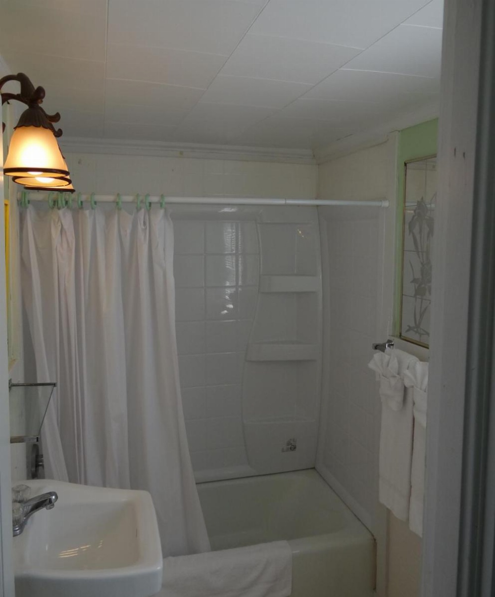 Jonathan Edwards Motel Image 12